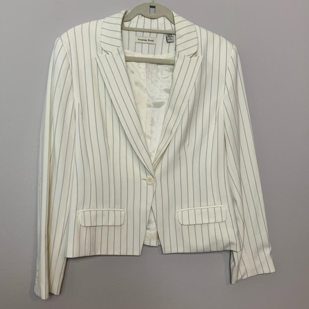 Amanda Smith cream pinstriped blazer size 14